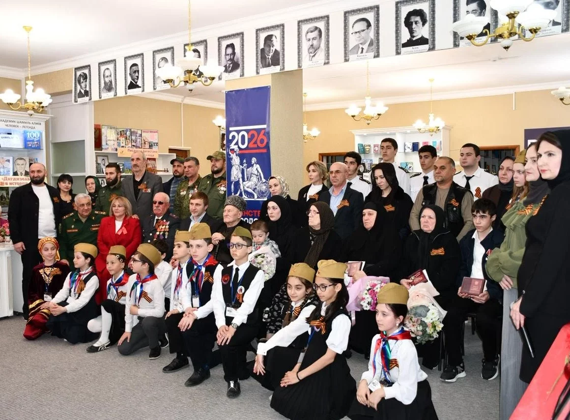 В Центральной библиотеке Каспийска прошло заседание клуба «Отечество»