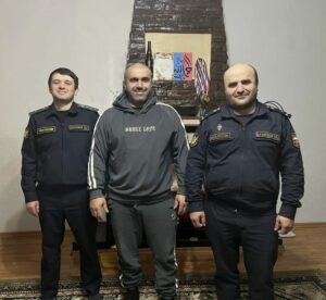 В Дахадаевском районе коллеги навестили участника СВО в отпуске