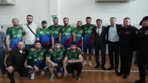 Команды участников СВО из Дагестана и КЧР встретились на волейбольном турнире в Махачкале