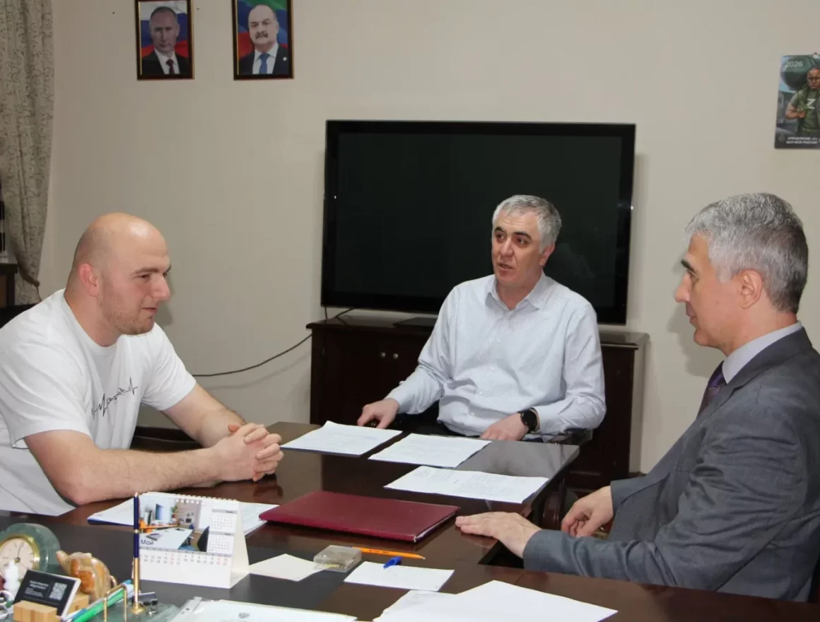 Преподаватель дагестанского техникума присоединился к добровольческому батальону «Каспий»