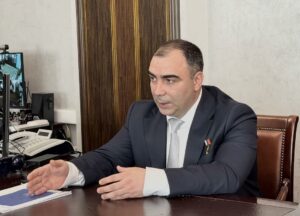 В УФНС Дагестана прошла встреча Айдара Байрамова с участником программы «Время Героев»