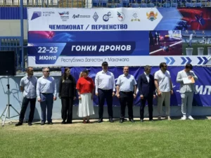 Более ста пилотов собрались на чемпионате по гонкам дронов в Махачкале