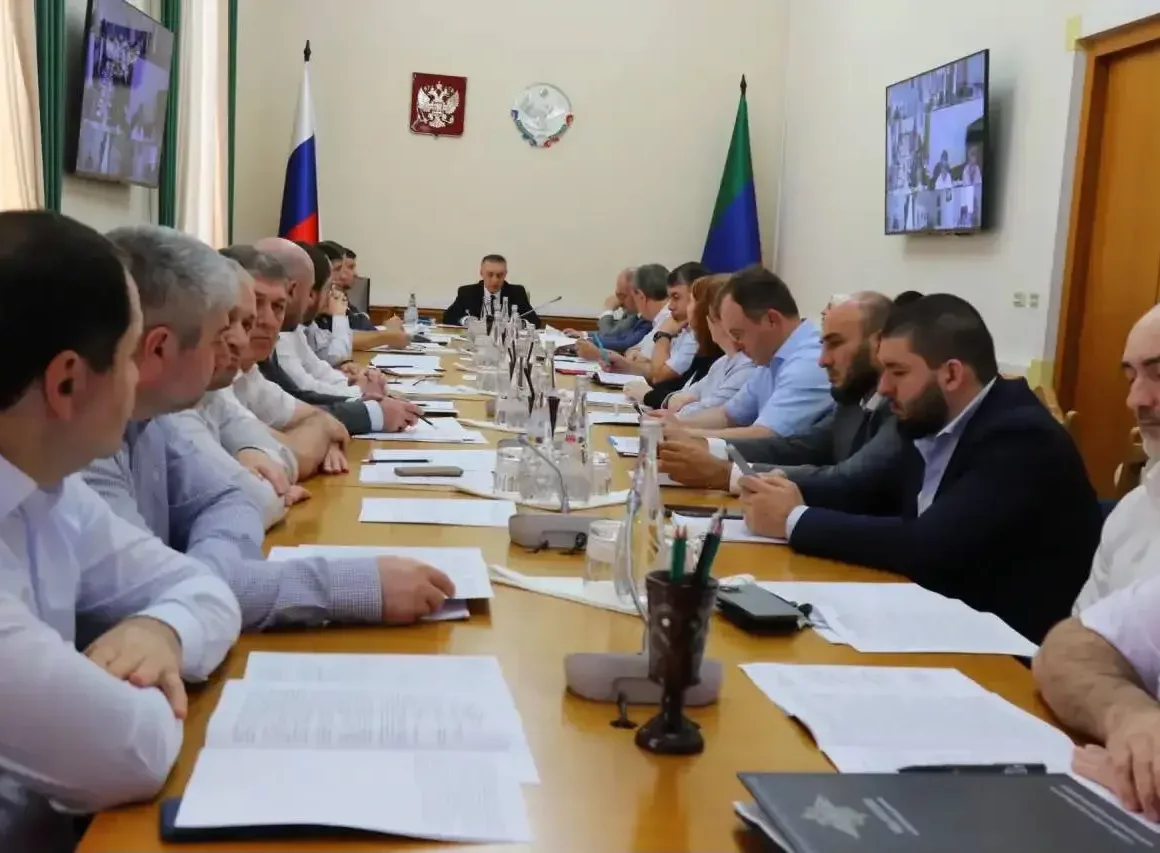 В Дагестане обсудили ситуацию с задолженностью по зарплате и борьбу с теневой занятостью