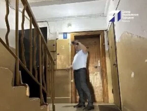 Специалисты обследуют квартиру в Махачкале после случая отравления угарным газом