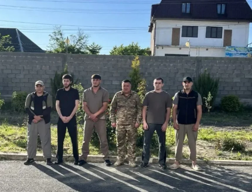 В Магарамкентском районе проводили очередную группу призывников