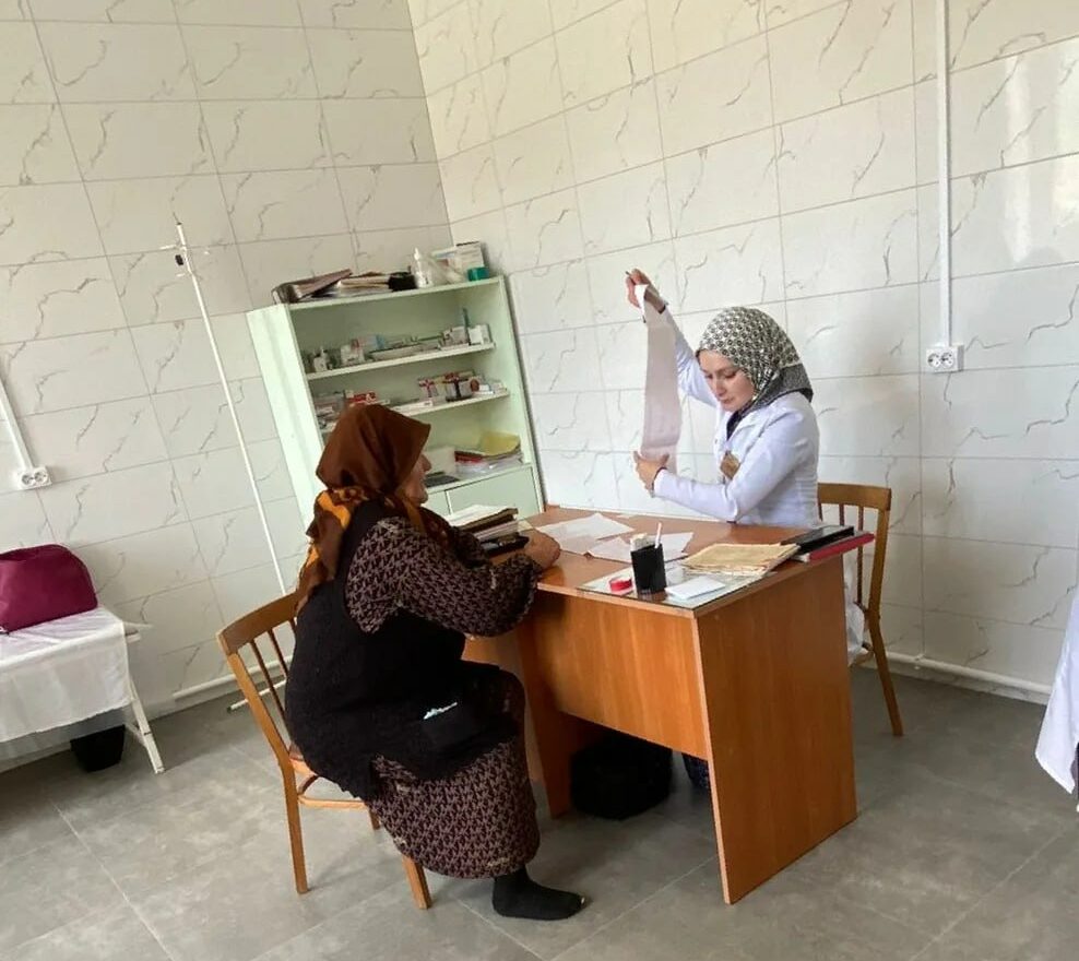 Мобильная бригада в Гунибском районе продолжает работу по нацпроекту «Семья»