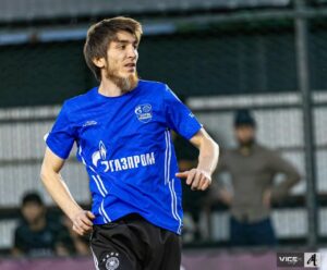 Футбольная команда газовиков возглавляет турнир после шести туров