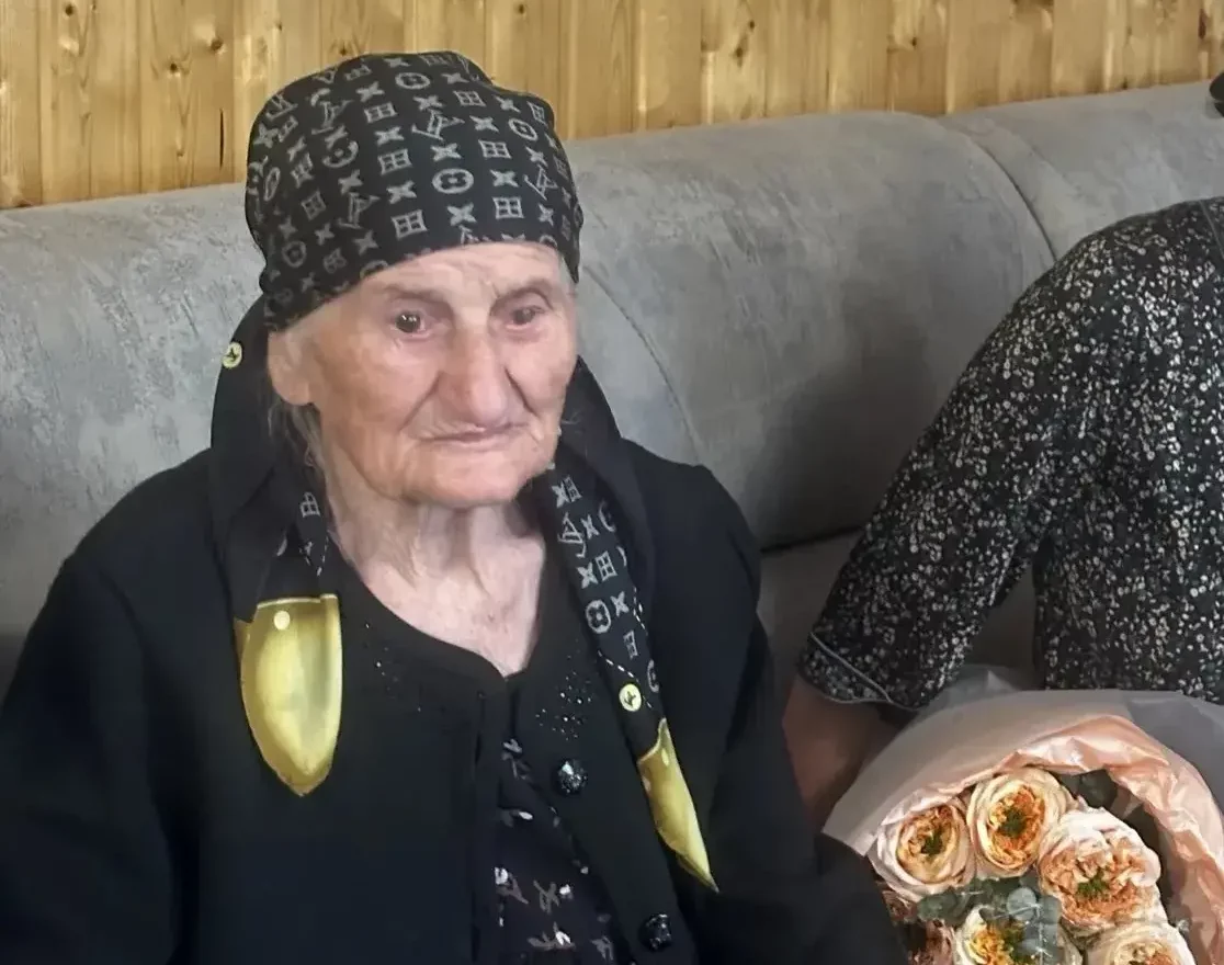 Жительница Сулейман-Стальского района отметила 100-летний юбилей в преддверии Дня семьи, любви и верности
