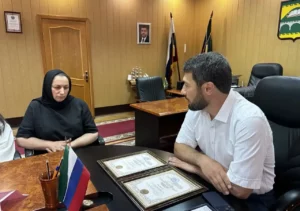 Родителей Героя России Султана Сулейманова наградили в День семьи, любви и верности