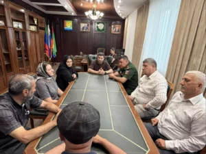 В Магарамкентском районе семьям погибших военнослужащих передали ордена Мужества